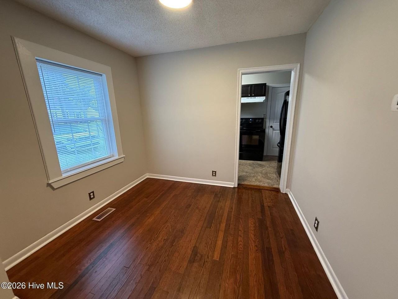 206 Queens Rd - Photo 6 of 13