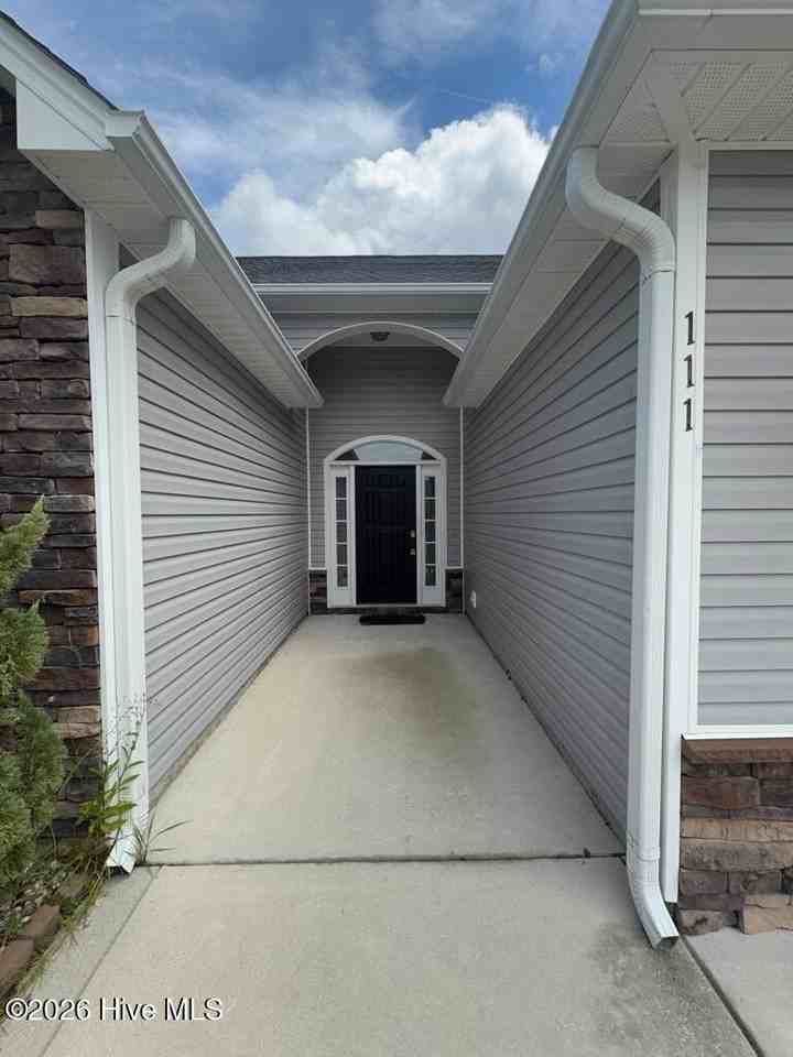 111 Cavalier Dr - Photo 2 of 23