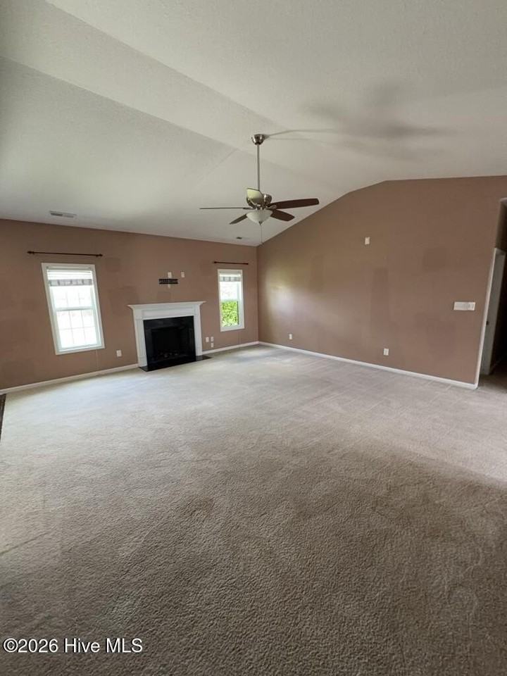 111 Cavalier Dr - Photo 4 of 23