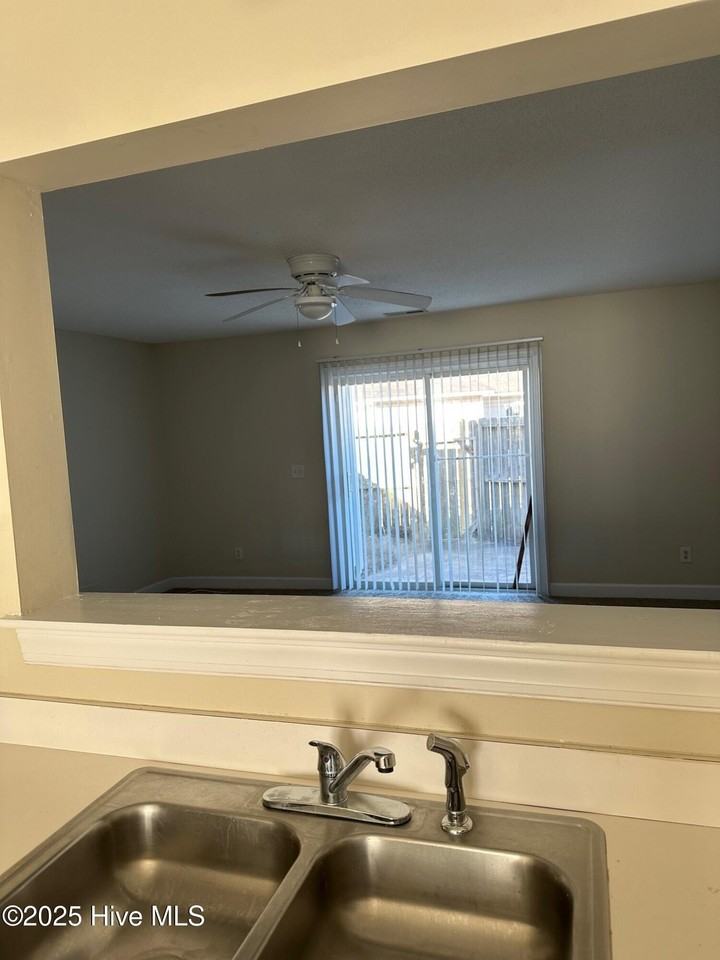 2913 Eastridge Ct #A - Photo 5 of 13