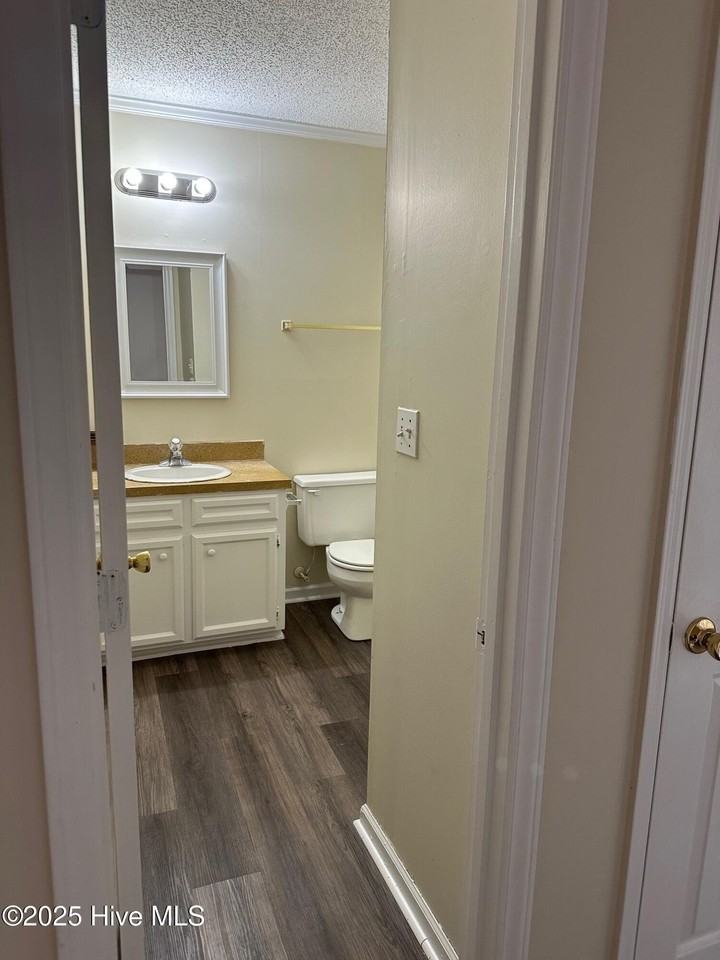 1119 Grovemont Dr #J6 - Photo 7 of 19