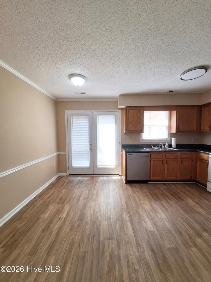 2903 Cedar Creek Rd #F - Photo 5 of 11