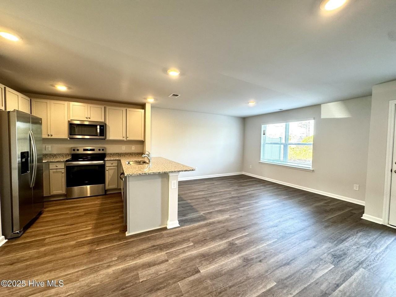 3178 Lobelia Ln - Photo 3 of 21