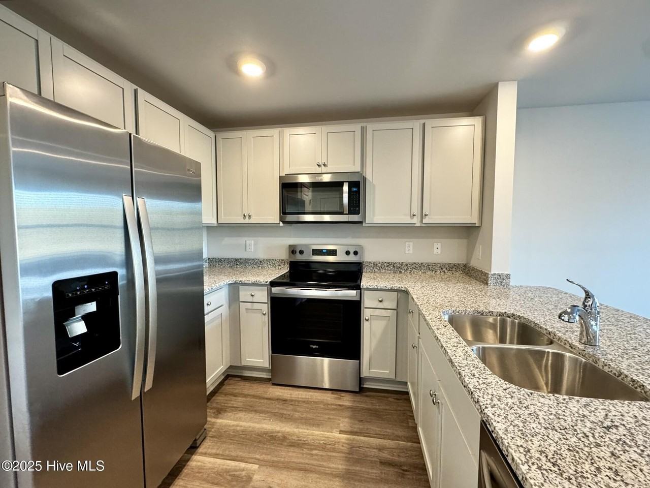 3178 Lobelia Ln - Photo 5 of 21