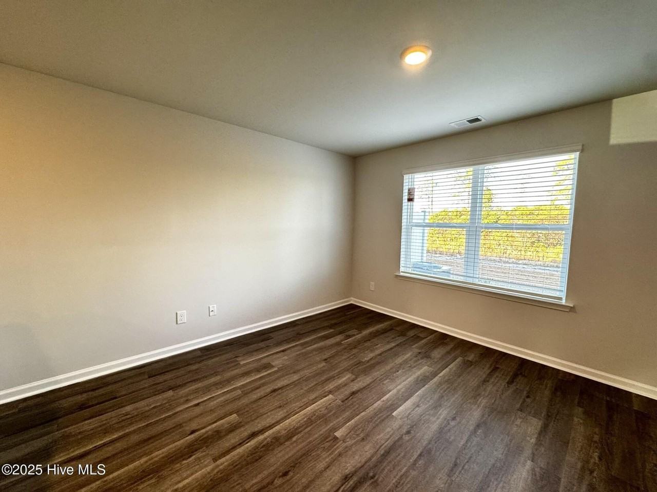3178 Lobelia Ln - Photo 7 of 21