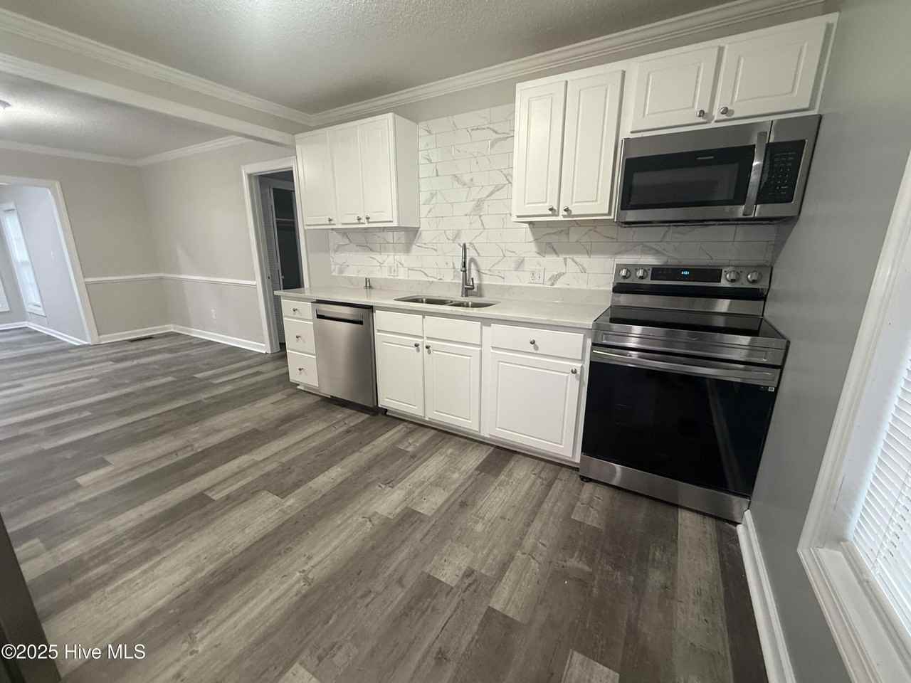 1215 E Wright Rd - Photo 3 of 15