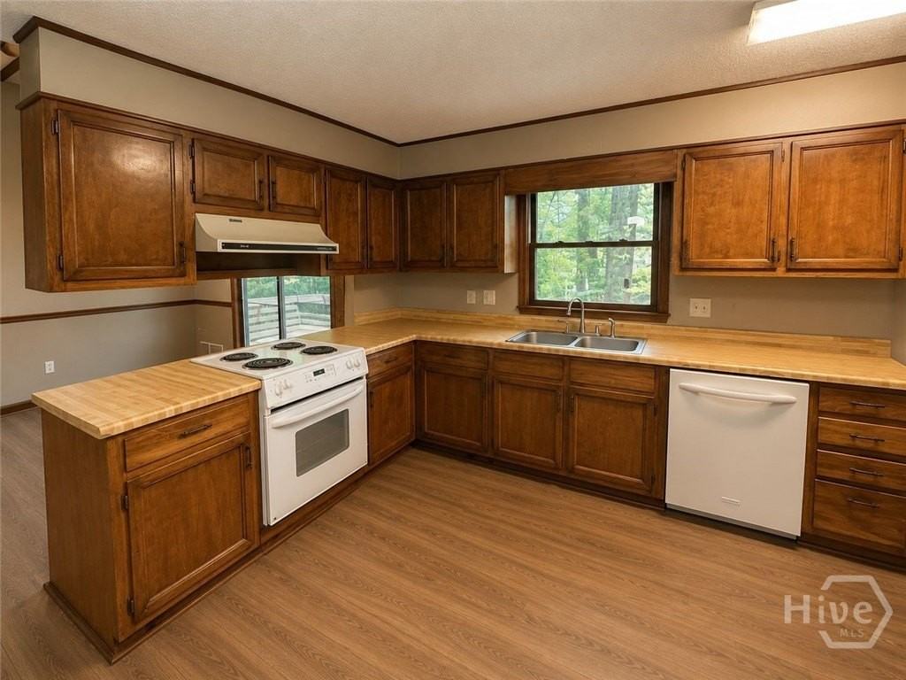 110 Flannigans Pl - Photo 2 of 10