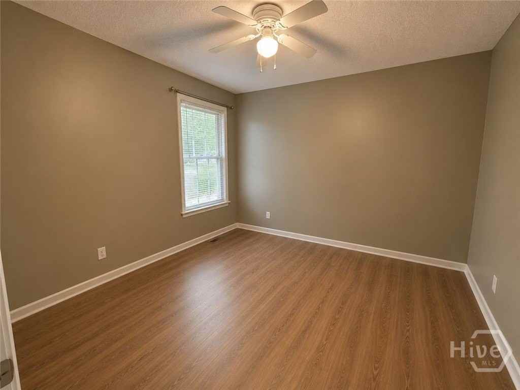 110 Flannigans Pl - Photo 7 of 10