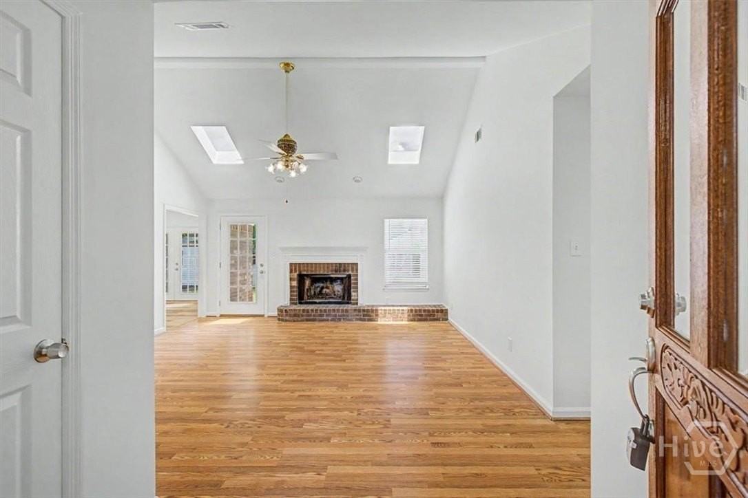 85 S Oak Rd - Photo 2 of 31