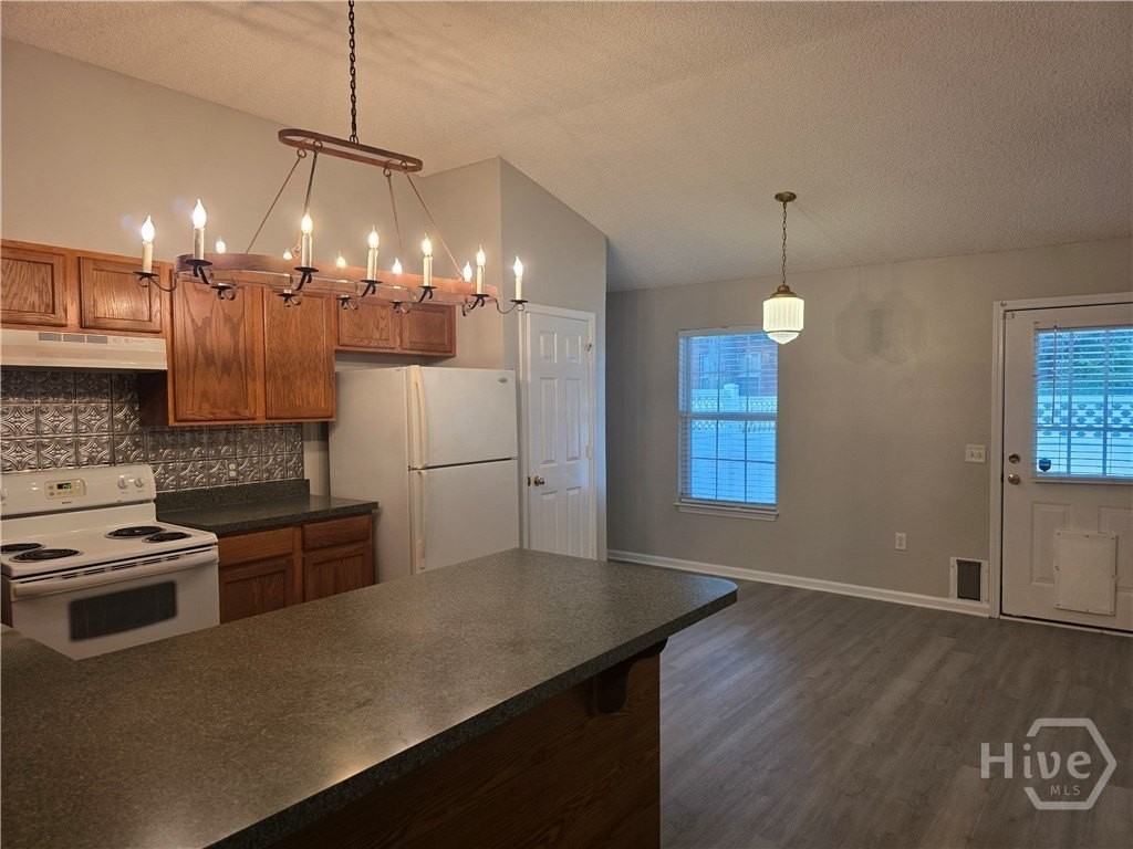 5022 Winfield Dr - Photo 4 of 20