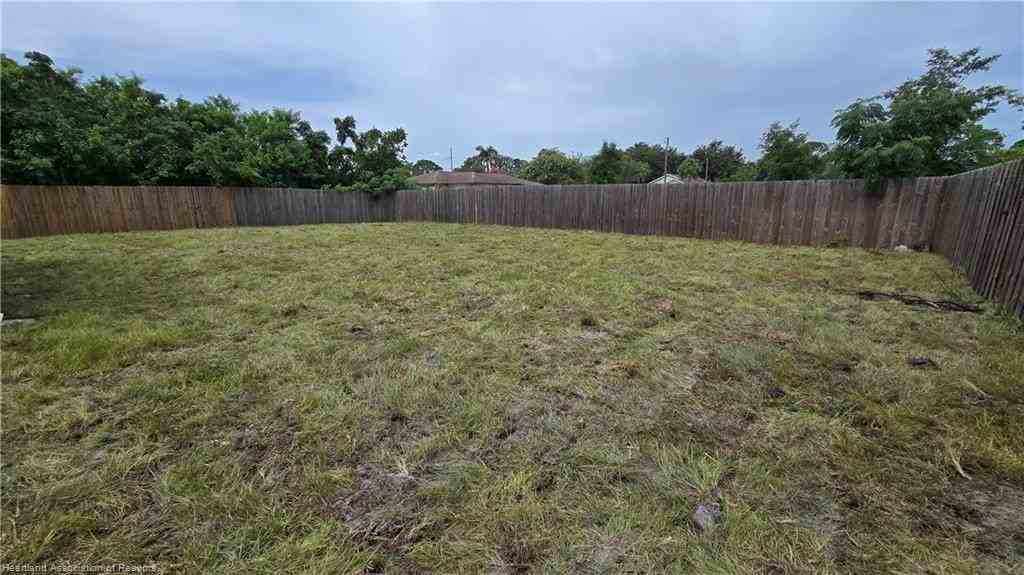 1552 Cedarbrook St - Photo 2 of 28