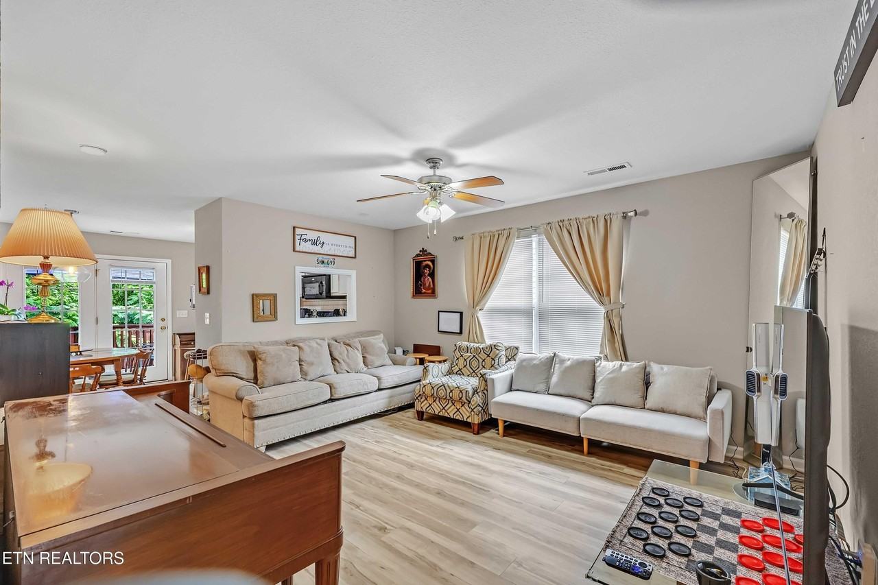 1529 Sails Way - Photo 3 of 24