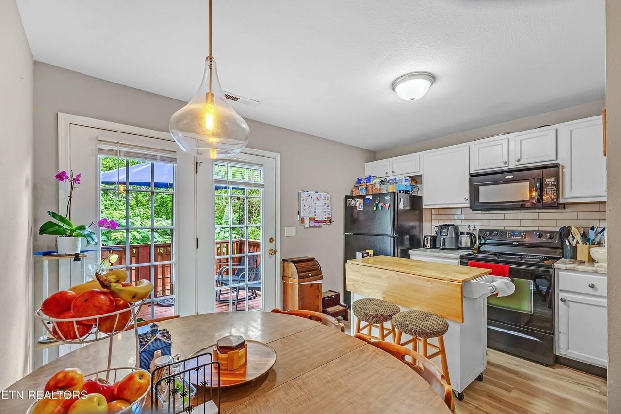 1529 Sails Way - Photo 5 of 24