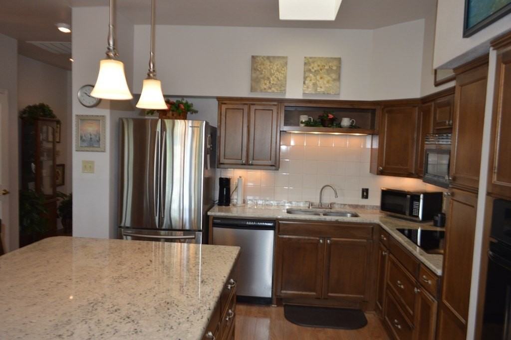 2015 Balmoral Dr - Photo 3 of 5