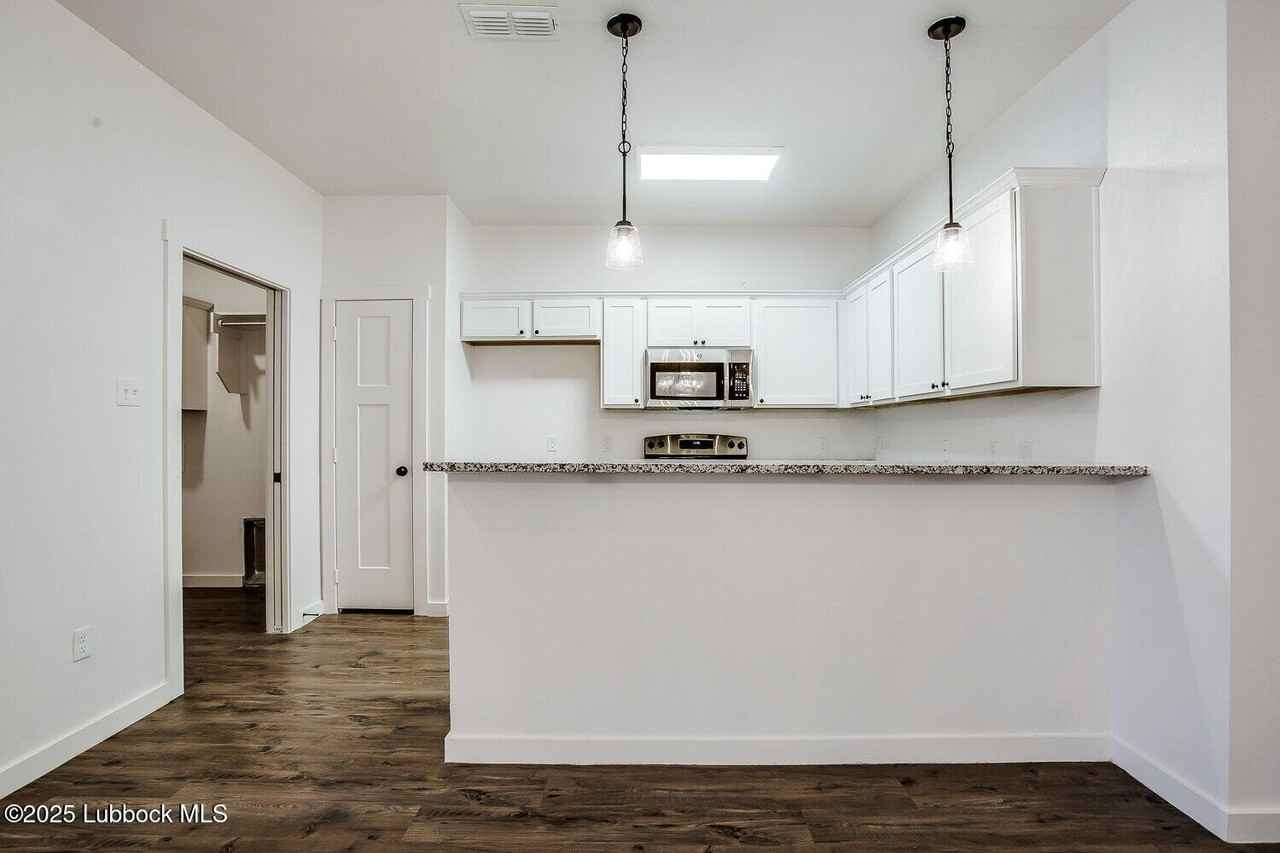2537 138th St - Photo 7 of 16