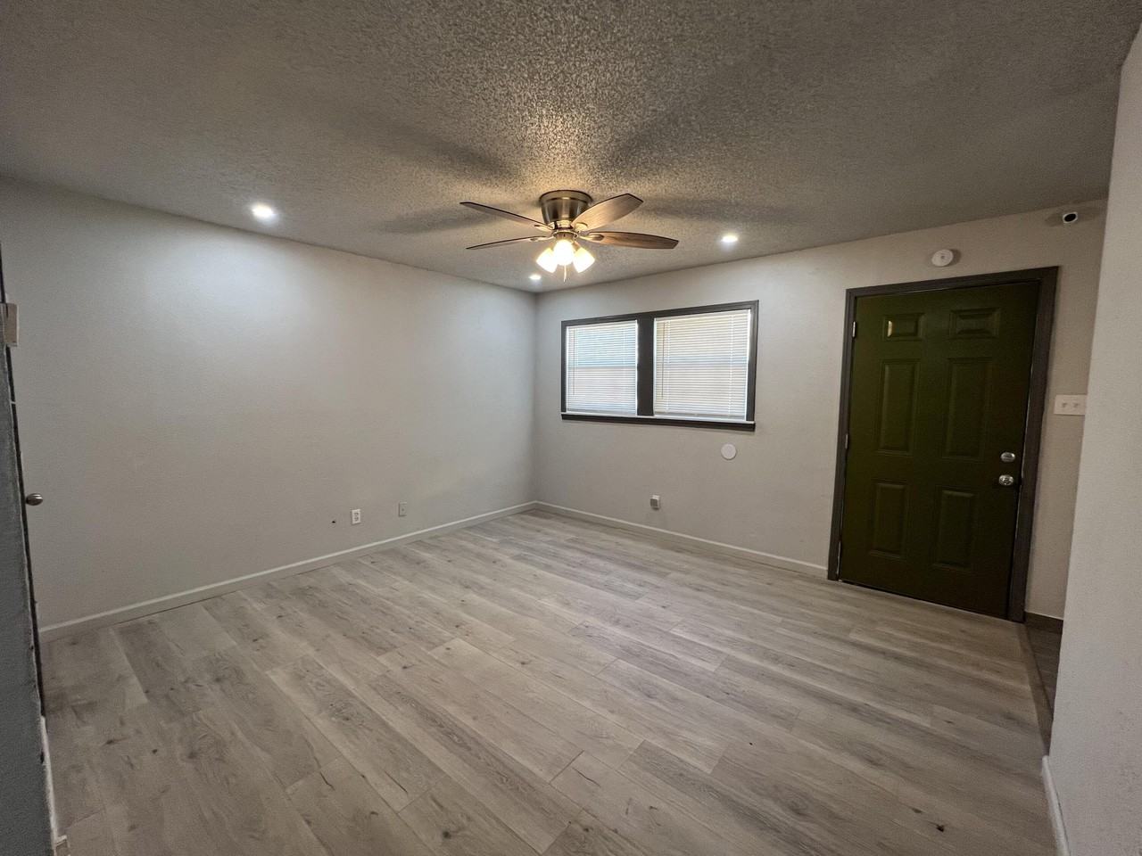 801 Vanda Ave - Photo 7 of 13