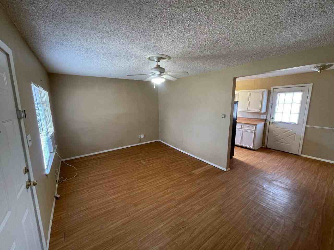 2809 37th St - Photo 2 of 10