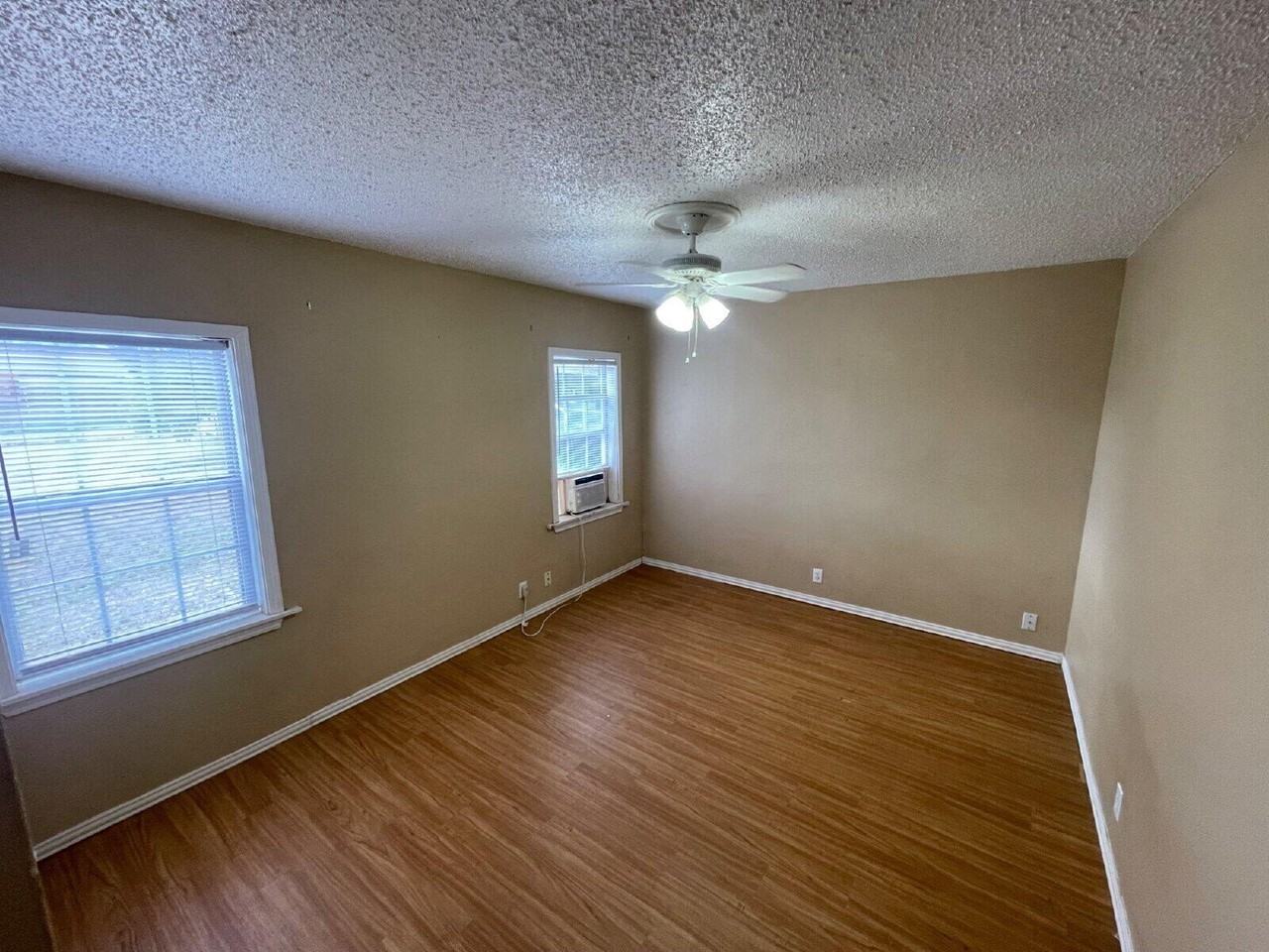 2809 37th St - Photo 6 of 10