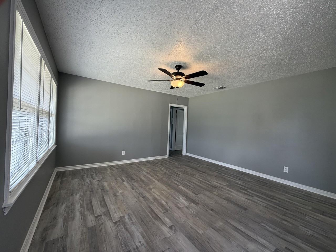 3511 33rd St - Photo 5 of 14