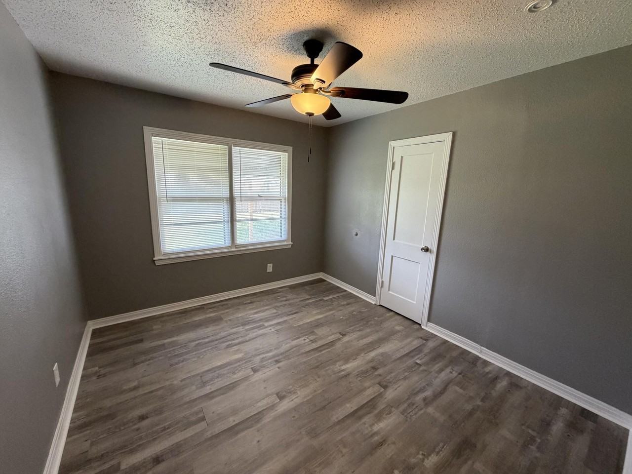 3511 33rd St - Photo 6 of 14