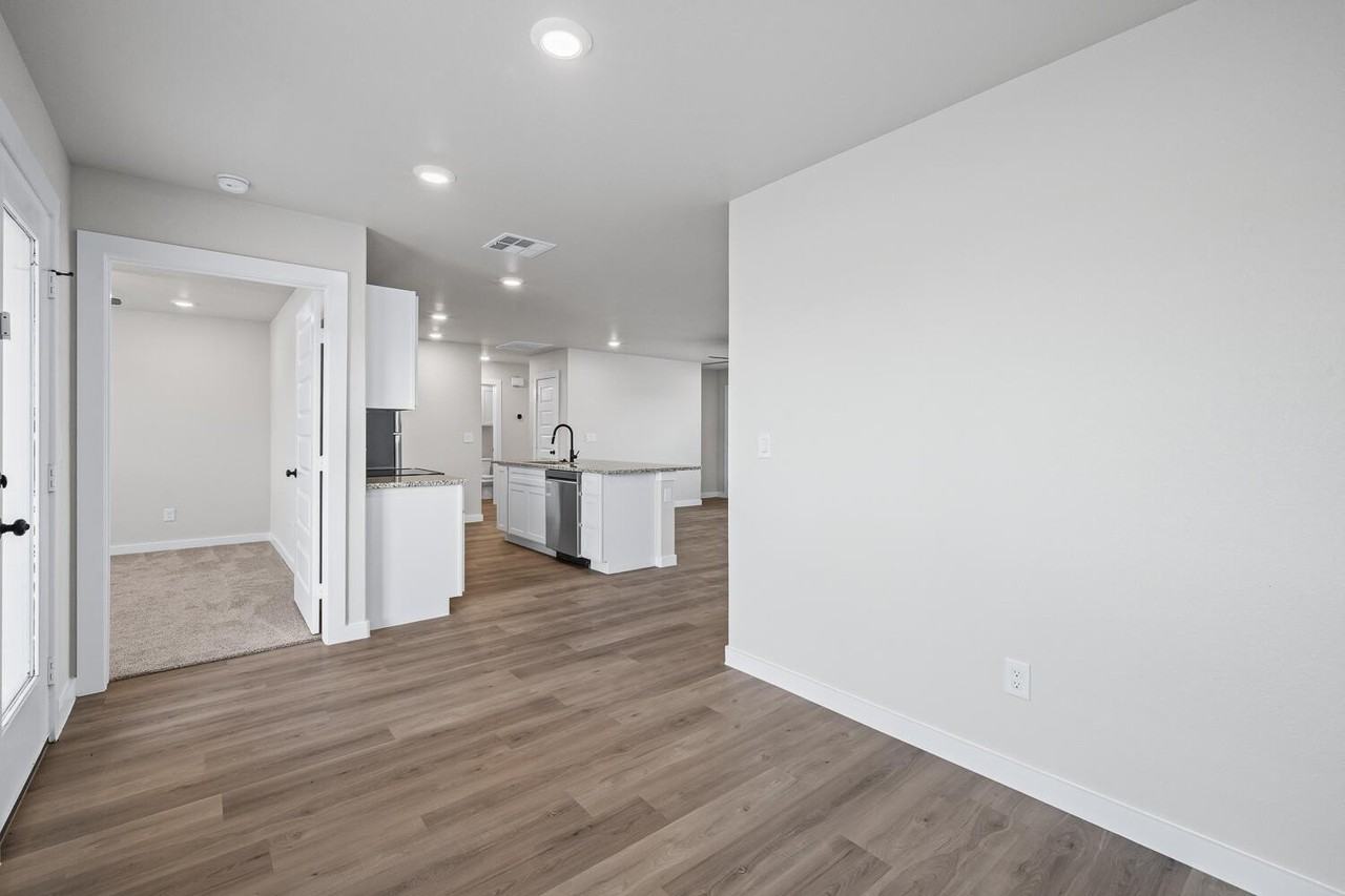 2010 Herd Ave - Photo 5 of 18
