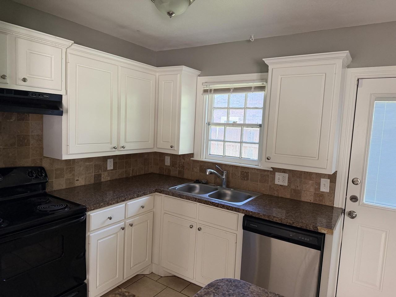 2101 15th St - Photo 3 of 10