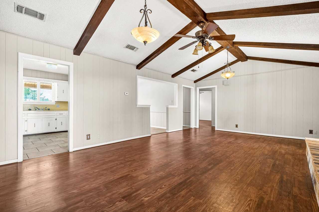 225 N Terry Dr - Photo 6 of 25