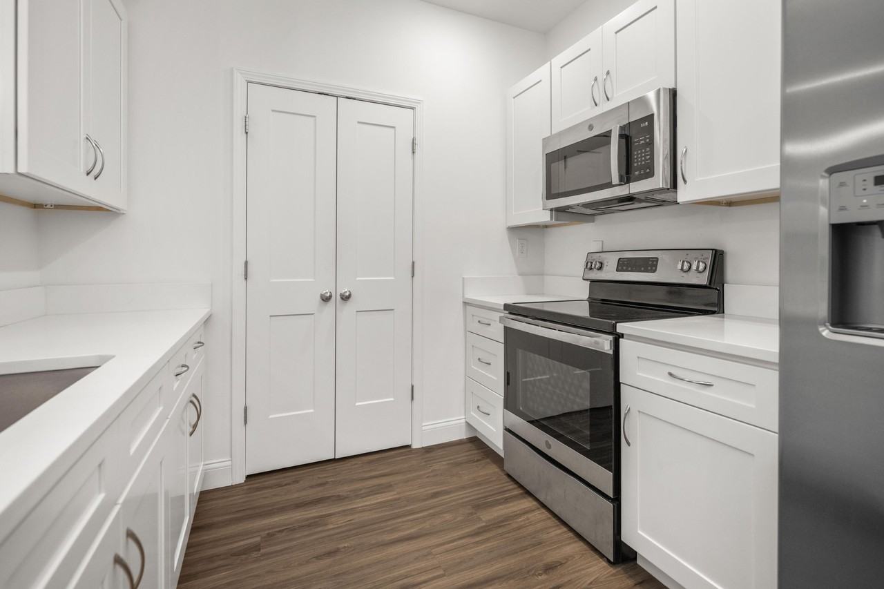 231 Walton Ave #302 - Photo 5 of 28