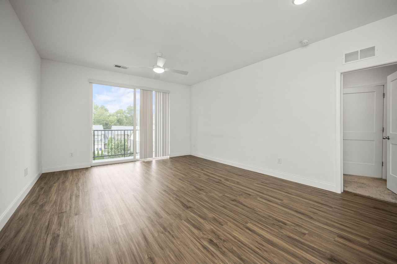 231 Walton Ave #302 - Photo 7 of 28