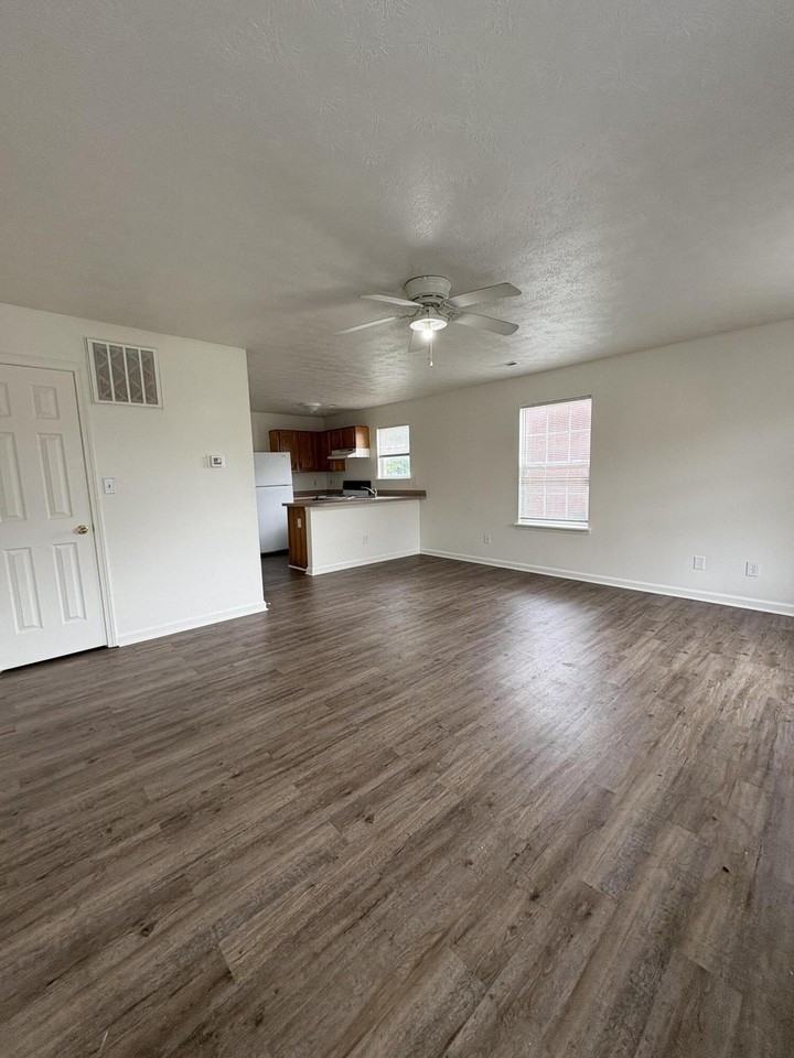 2016 Cornerstone Dr #2 - Photo 2 of 11
