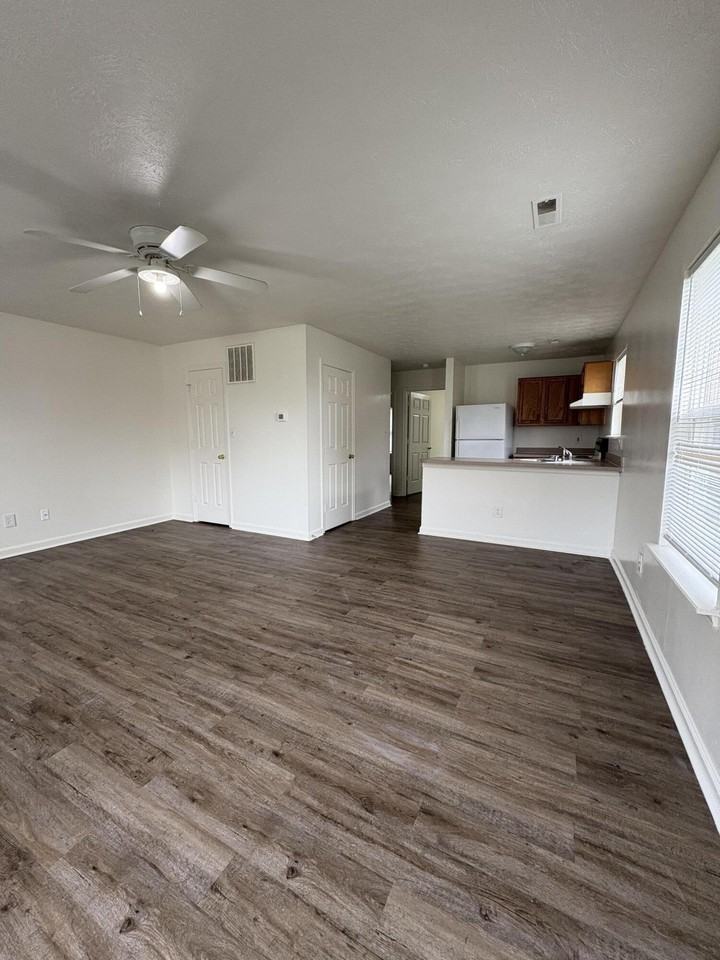 2016 Cornerstone Dr #2 - Photo 3 of 11