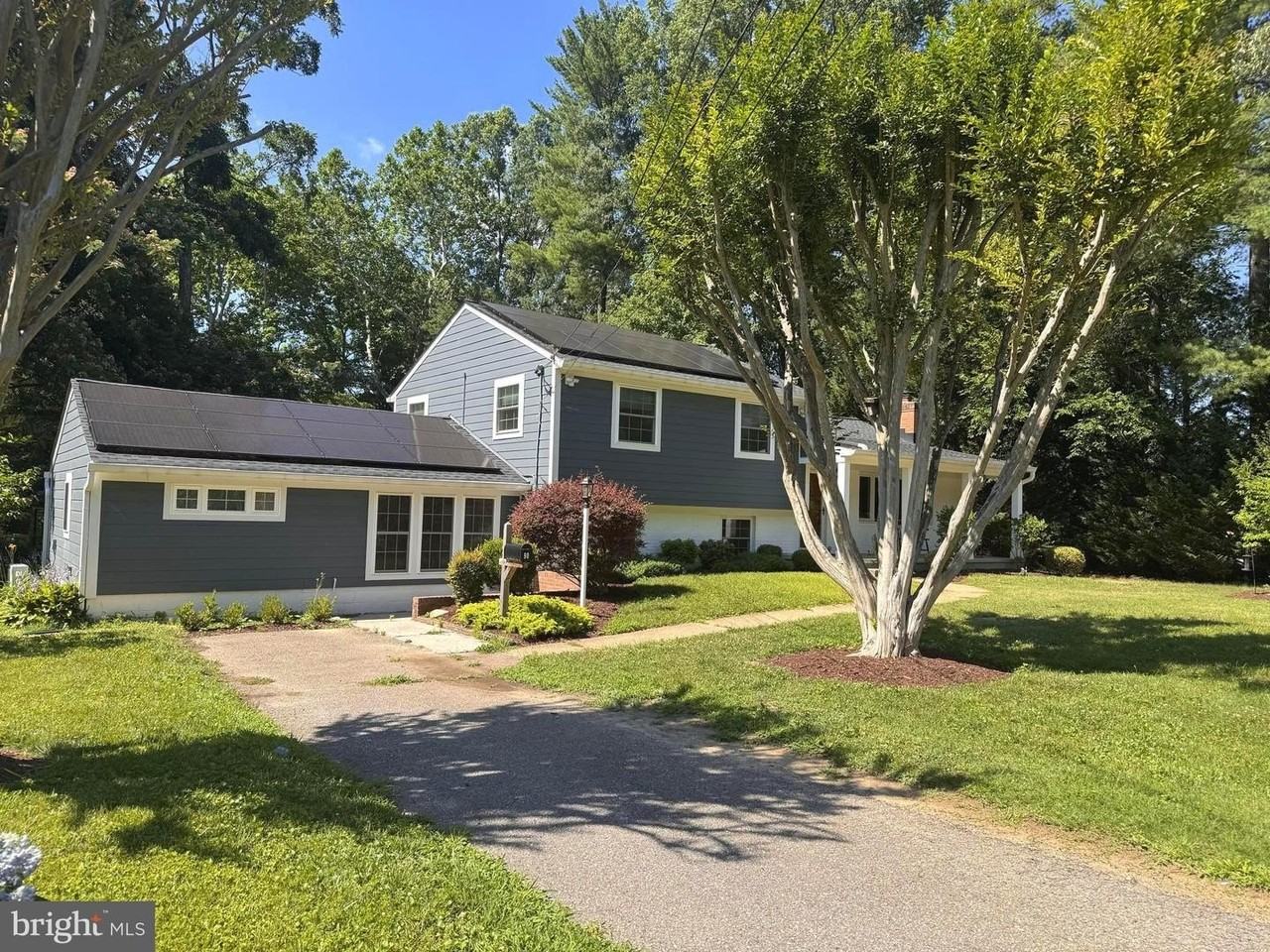 90 Avondale Cir - Photo 2 of 32