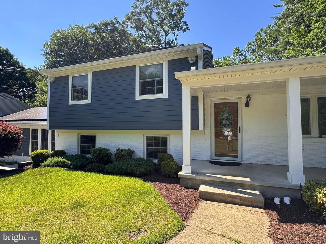 90 Avondale Cir - Photo 3 of 32