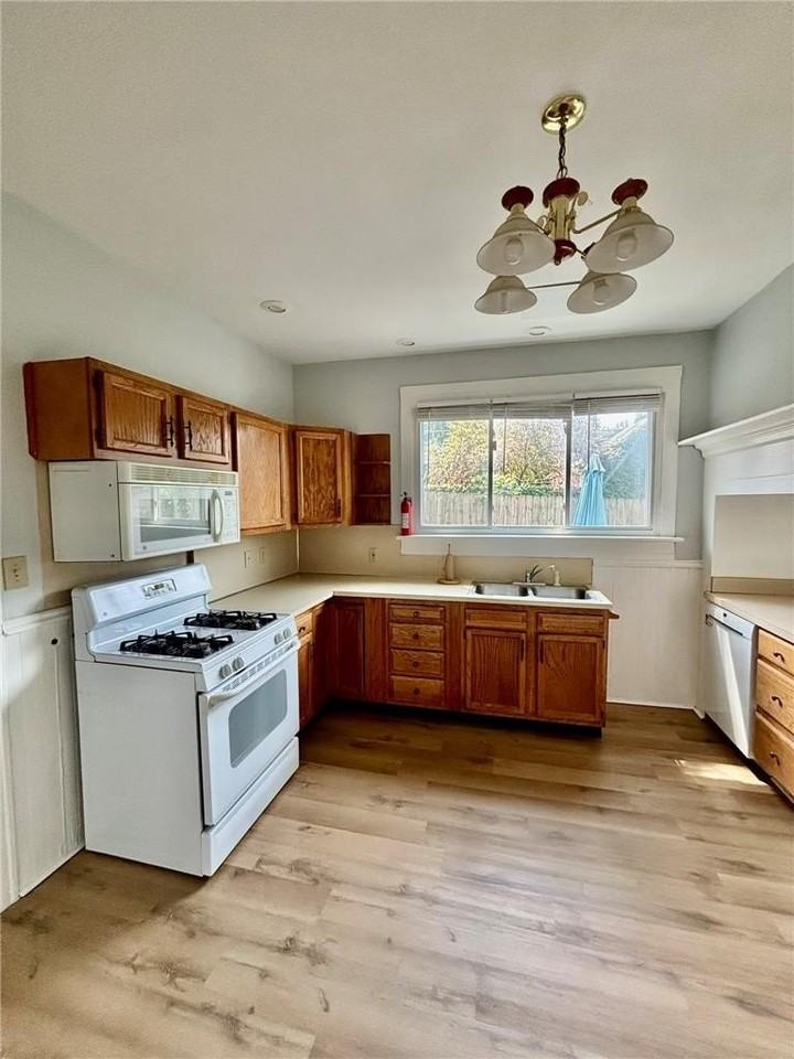 412 Parsons St - Photo 3 of 12