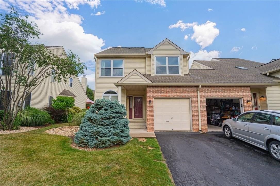323 Surrey Pl #323