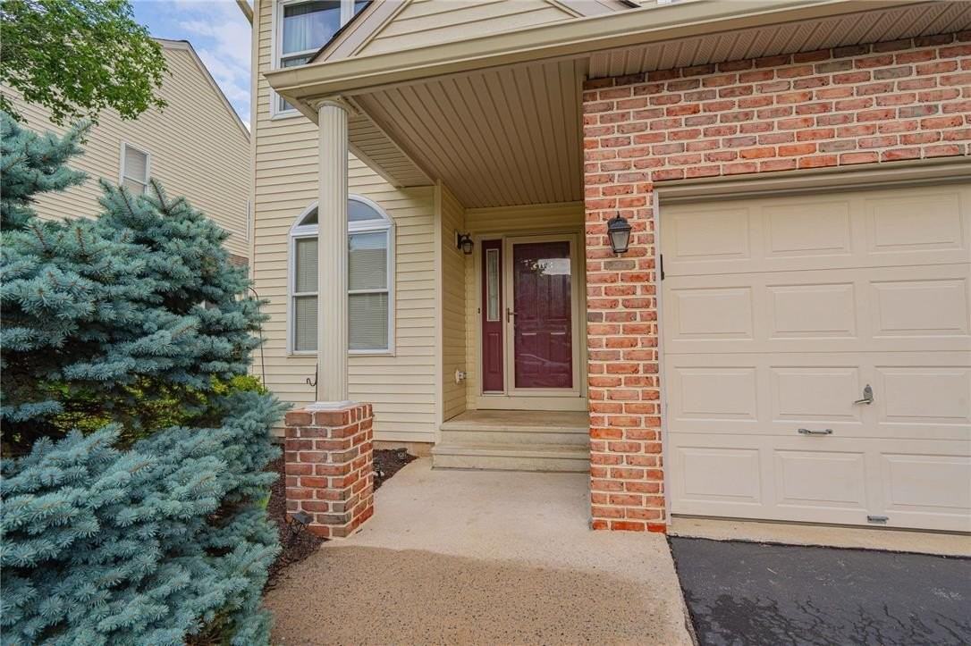 323 Surrey Pl #323 - Photo 3 of 28