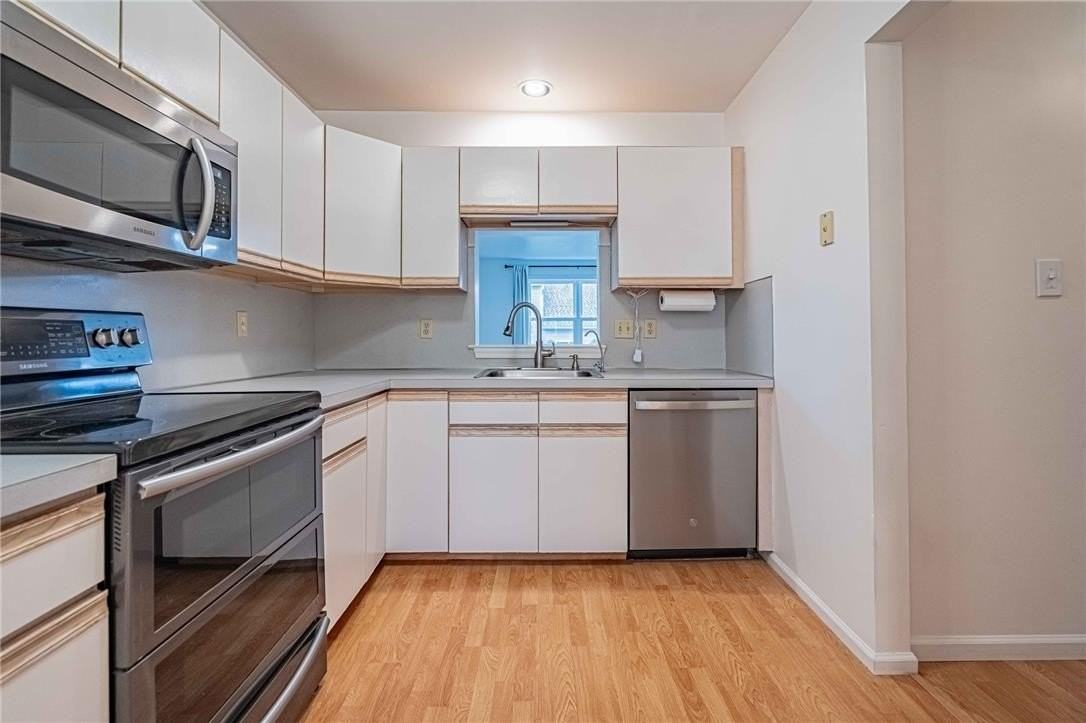 323 Surrey Pl #323 - Photo 5 of 28
