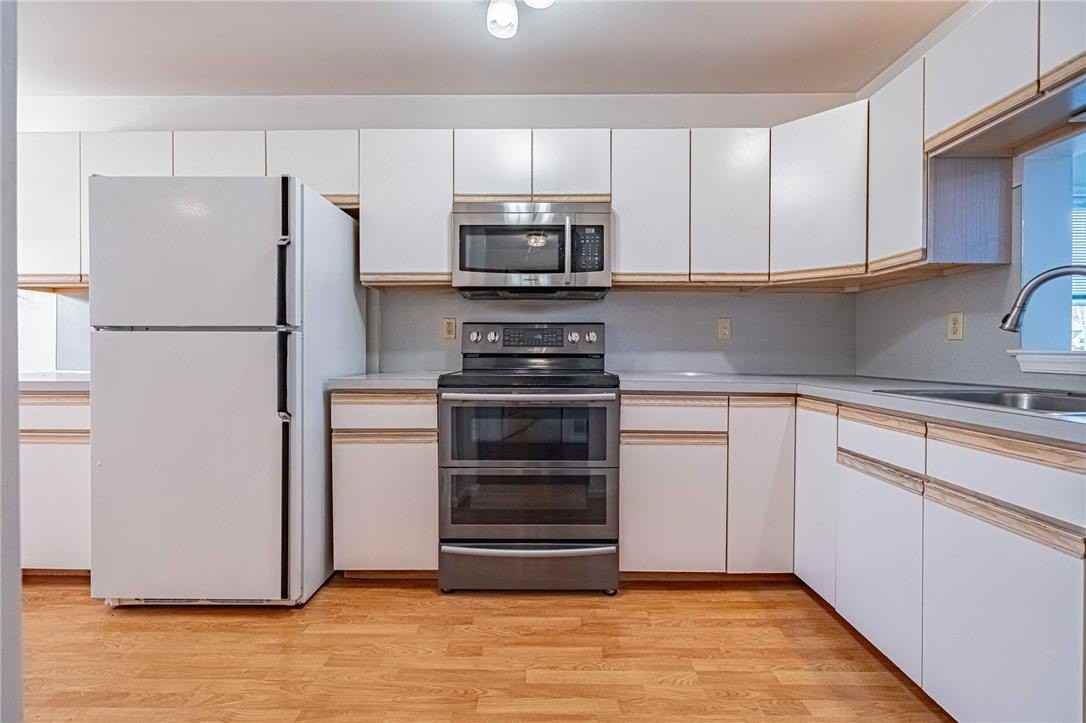 323 Surrey Pl #323 - Photo 6 of 28