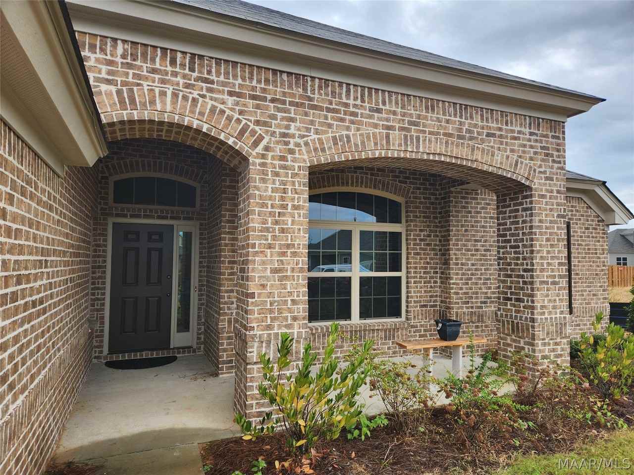 292 Hedgefield Dr - Photo 2 of 39