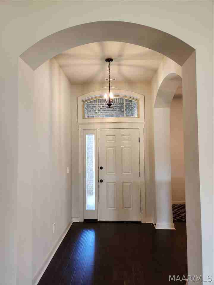 292 Hedgefield Dr - Photo 4 of 39