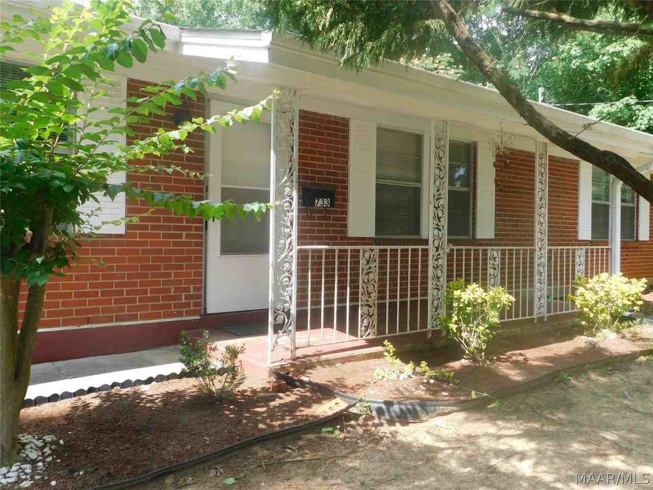 733 Gillespie St - Photo 2 of 30