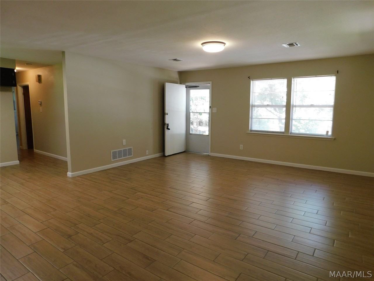 733 Gillespie St - Photo 6 of 30