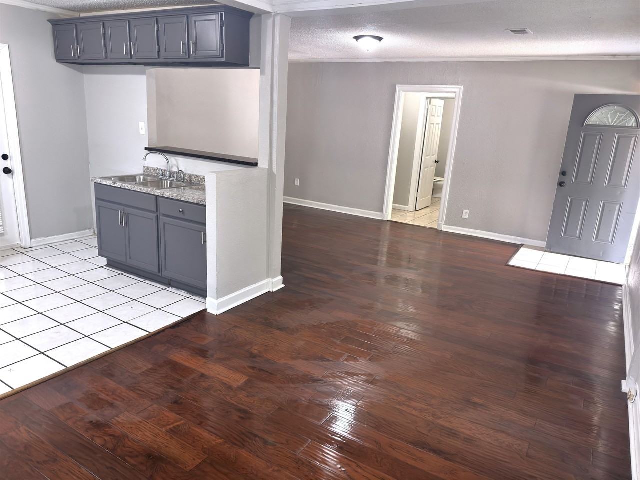 4201 Truman Rd - Photo 5 of 13