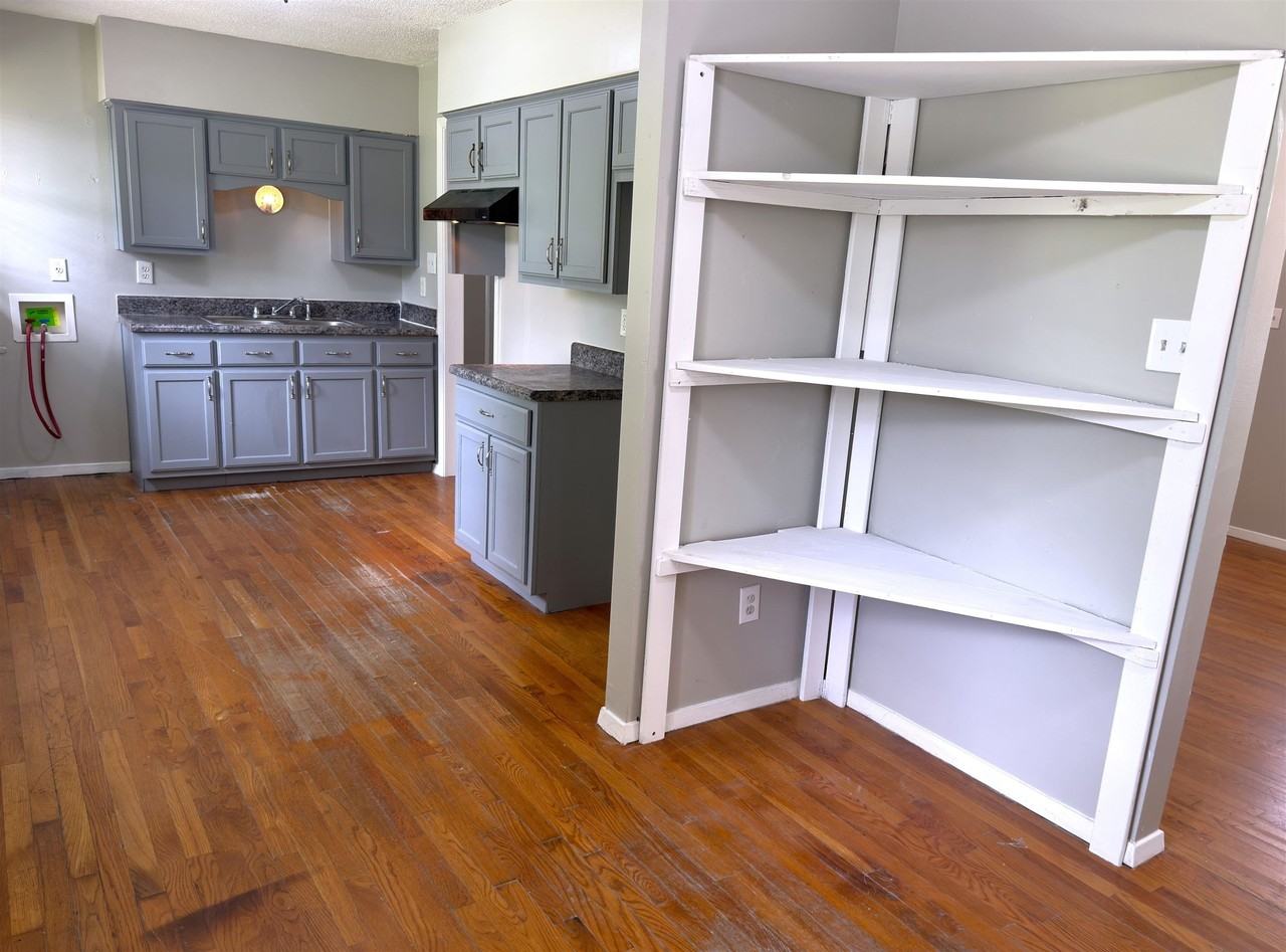 1100 Danita Cv - Photo 4 of 13