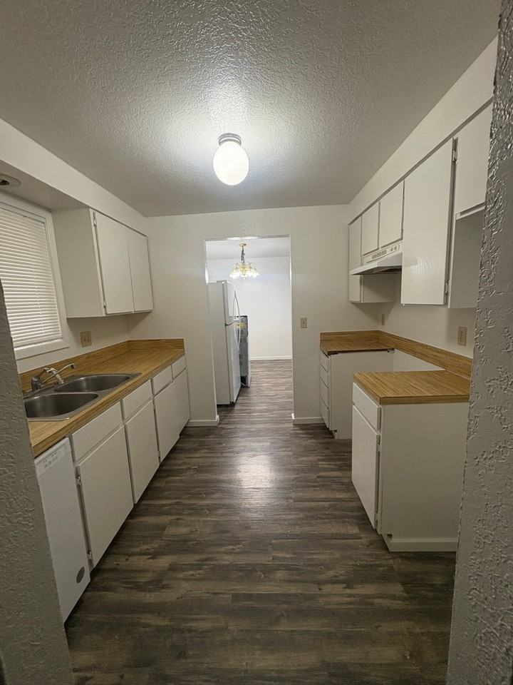 3047 N Linda Vista Ln #0 - Photo 5 of 13