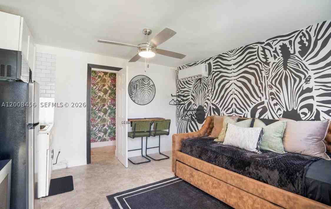 919 Nw 13th St #A - Photo 2 of 5
