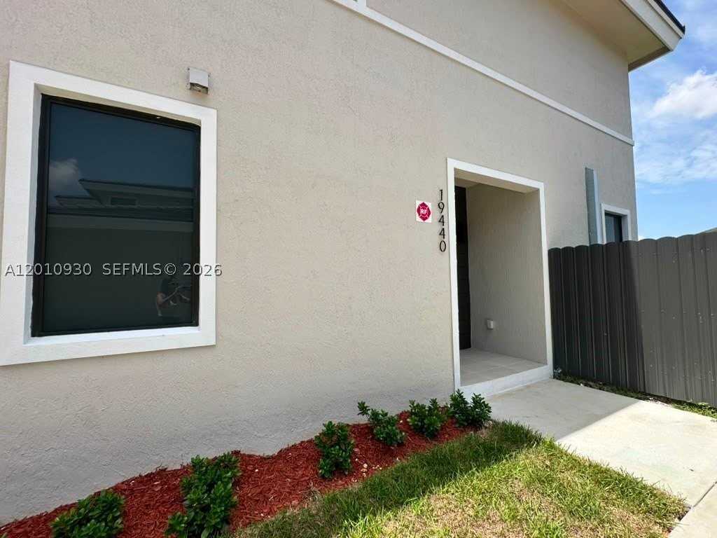 19440 Sw 125th Ave #0 - Photo 2 of 15