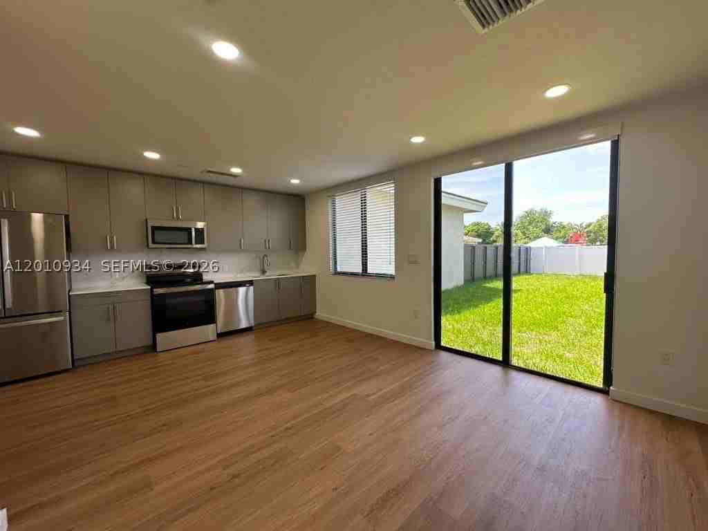 19442 Sw 125th Ave #0 - Photo 7 of 21