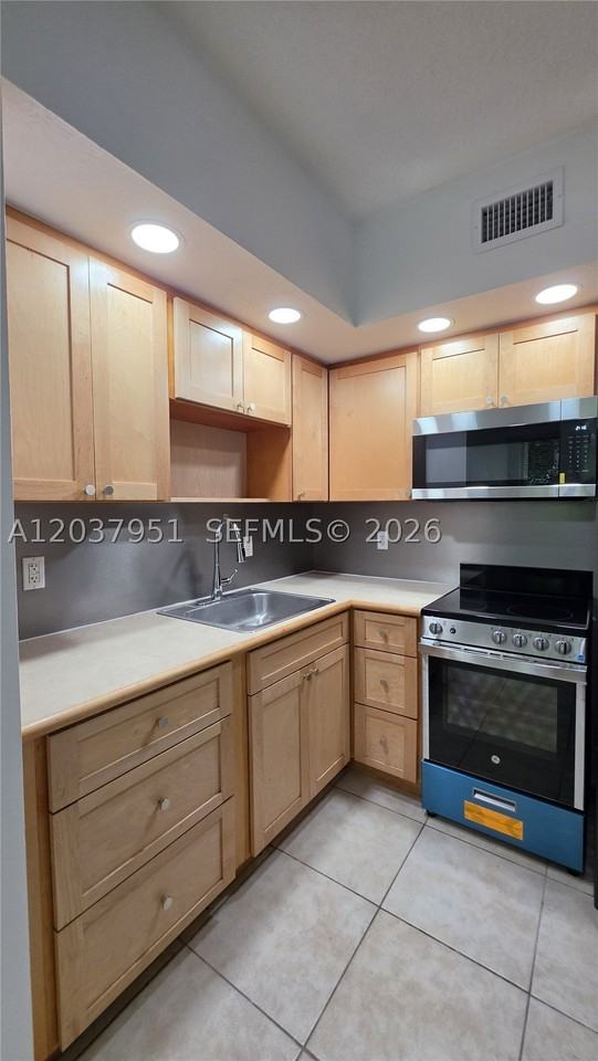 2630 Sw 28th St #14