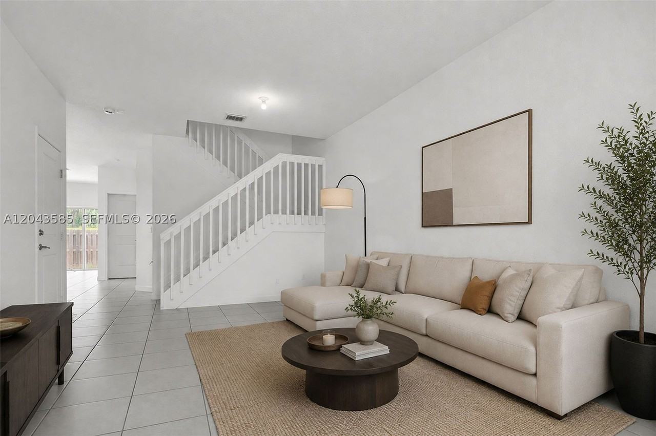 11889 Nw 47th Mnr - Photo 5 of 28